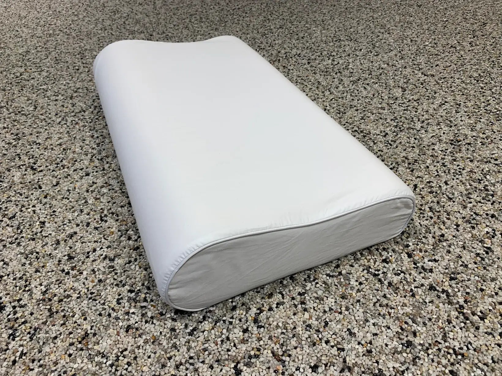 Familiepakke | 2 stk anatomisk hovedpude | 36 x 67 cm & Håndklæde i Egyptisk bomuld 70x140 cm