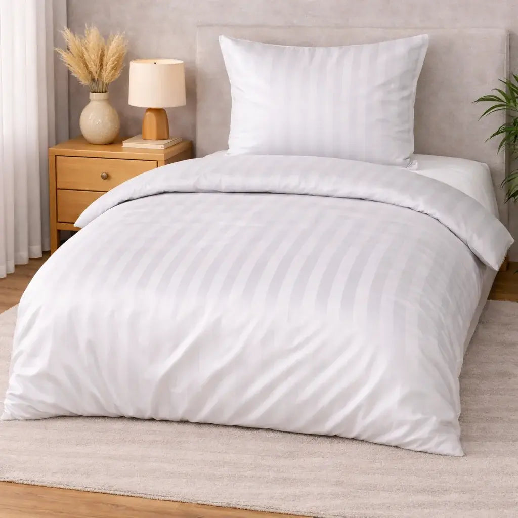 100 % lyocell bambus sengetøj | 140 x 220 cm – Hvid med striber