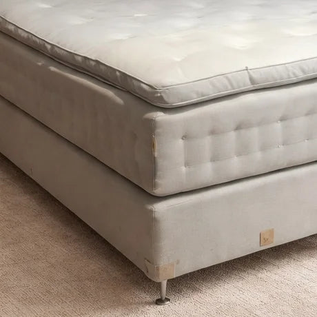UDSTILLINGSMODEL Mattson Beds Pure ST kontinentalseng | 180 x 200 cm