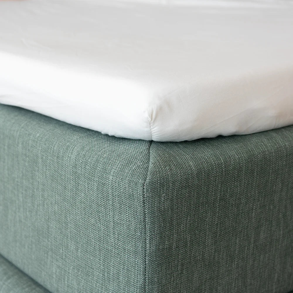 SOPIRE Superior plain satin faconlagen | Hvid | 180 x 200 x 30 cm